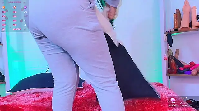 louise nails online show from 25, 3, 2026