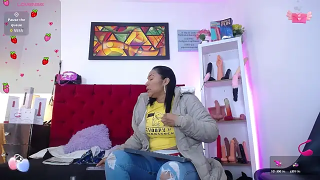 Snapshot of louise_nails chatting on 26, 9, 2025 louise nails online show from 26, 9, 2025