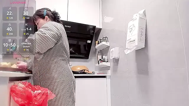 Vivian-6 online show from 3, 3, 2026