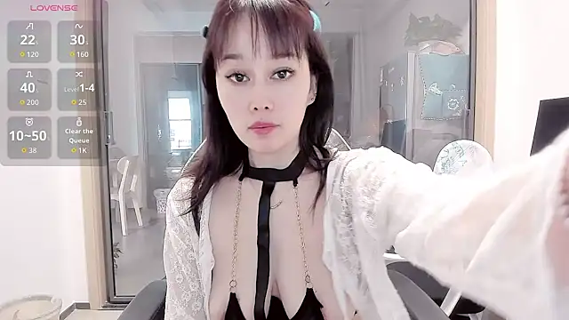 Vivian-6 online show from 6, 3, 2026