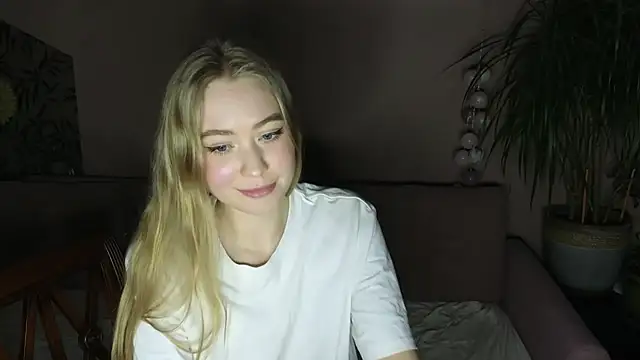 Snapshot of AmazovaAny chatting on 13, 11, 2025 AmazovaAny online show from 13, 11, 2025