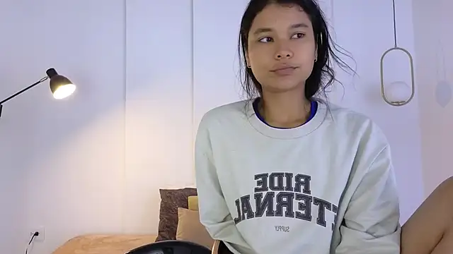 sexychanell 18 online show from 15, 4, 2026