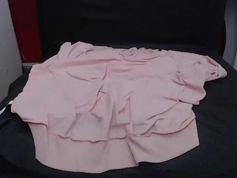 Snapshot of Laura_hottt chatting on 26, 10, 2025 Laura hottt online show from 26, 10, 2025