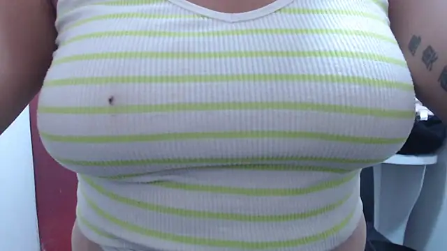 Snapshot of Laura_hottt chatting on 27, 10, 2025 Laura hottt online show from 27, 10, 2025