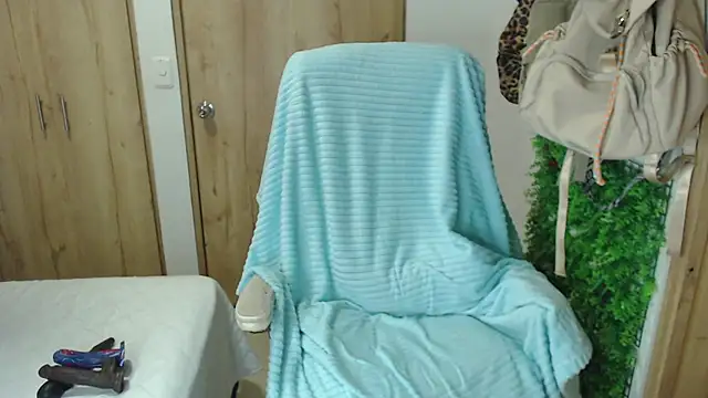 Snapshot of Neerea chatting on 6, 5, 2026 Neerea online show from 6, 5, 2026