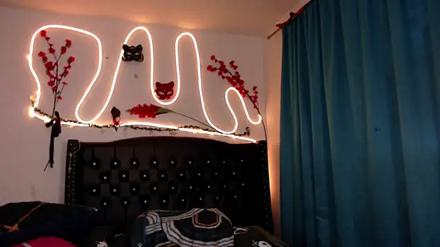 pussytight pervert online show from 18, 3, 2025