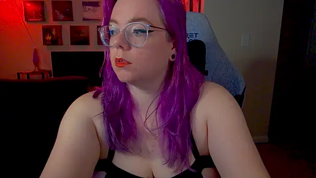 KiraSpitQueen online show from 8, 4, 2026