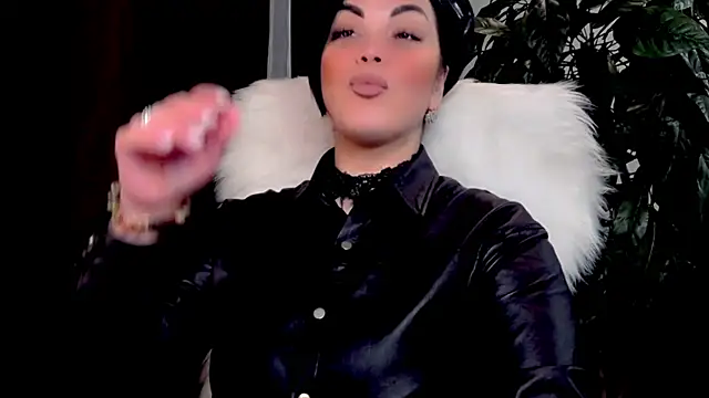 QueenOfUrKink online show from 12, 2, 2026