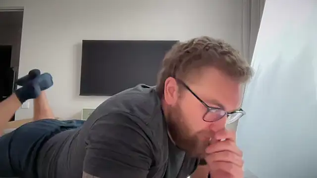 Bear bear  online show from 22, 4, 2026