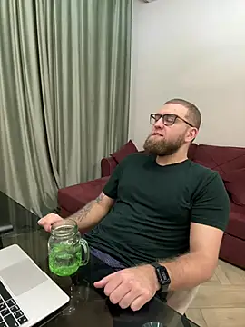 Snapshot of Bear_bear_ chatting on 6, 3, 2025 Bear bear online show from 6, 3, 2025