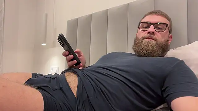 Bear bear  online show from 26, 11, 2025