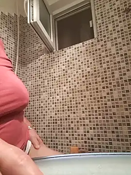 Snapshot of OliviaLewis chatting on 17, 2, 2025 OliviaLewis online show from 17, 2, 2025