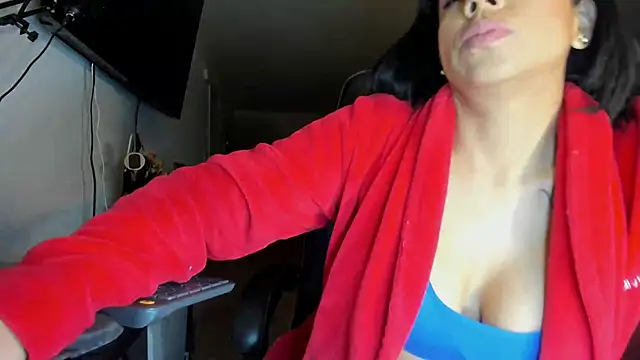 victoriachicas online show from 27, 2, 2025