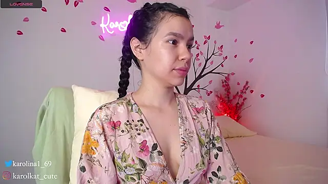 Snapshot of Karolina_1 chatting on 22, 2, 2025 Karolina 1 online show from 22, 2, 2025