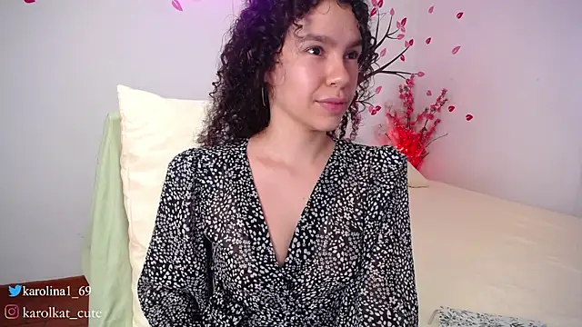 Snapshot of Karolina_1 chatting on 17, 2, 2025 Karolina 1 online show from 17, 2, 2025