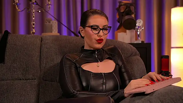 kelly kent online show from 3, 2, 2025