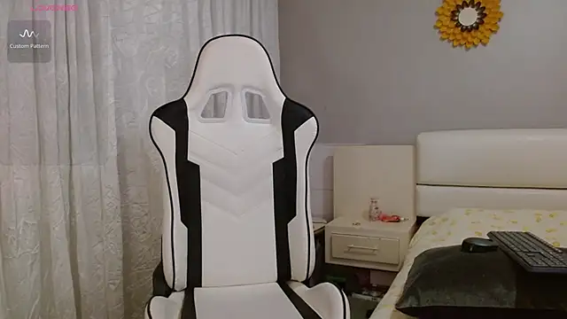 Freyja soh online show from 23, 10, 2025