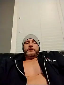 Snapshot of ShaneJames11 chatting on 11, 2, 2025 ShaneJames11 online show from 11, 2, 2025