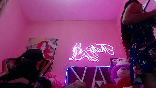 Latinabigcock online show from 10, 4, 2026