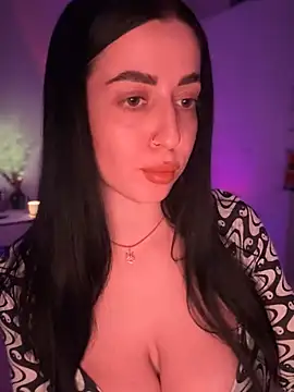 Snapshot of Emylia chatting on 6, 1, 2025 Emylia online show from 6, 1, 2025