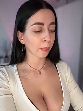 Snapshot of Emylia chatting on 25, 1, 2025 Emylia online show from 25, 1, 2025