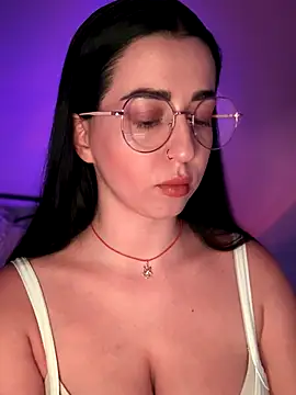 Snapshot of Emylia chatting on 10, 10, 2025 Emylia online show from 10, 10, 2025