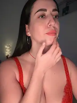 Snapshot of Emylia chatting on 12, 12, 2024 Emylia online show from 12, 12, 2024