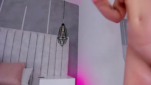 my friends mom online show from 17, 4, 2026