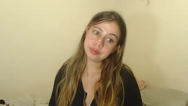 SweetSofty online show from 3, 1, 2025