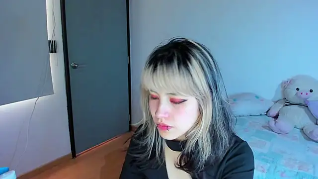 Akane-Mou online show from 7, 12, 2024