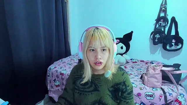 Snapshot of Akane-Mou chatting on 21, 11, 2025 Akane-Mou online show from 21, 11, 2025