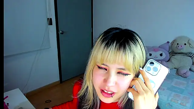 Akane-Mou online show from 4, 12, 2024