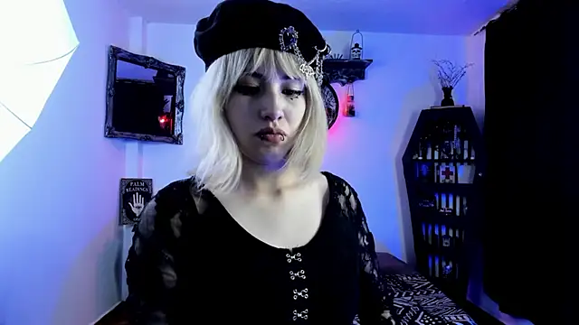 Snapshot of Akane-Mou chatting on 15, 10, 2025 Akane-Mou online show from 15, 10, 2025