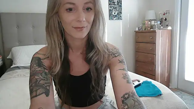 Heyitsmee33 online show from 18, 11, 2025