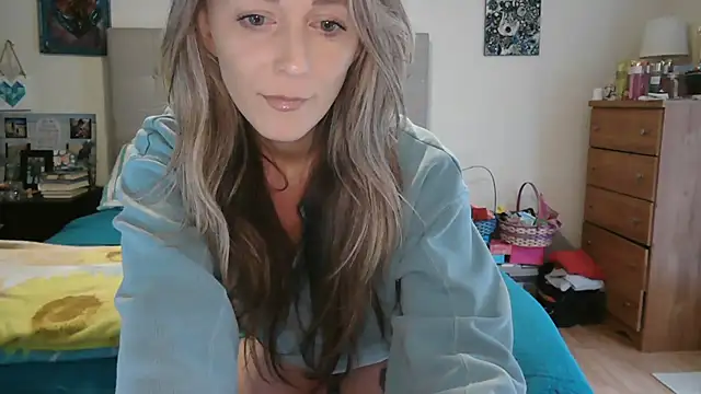 Heyitsmee33 online show from 7, 4, 2026