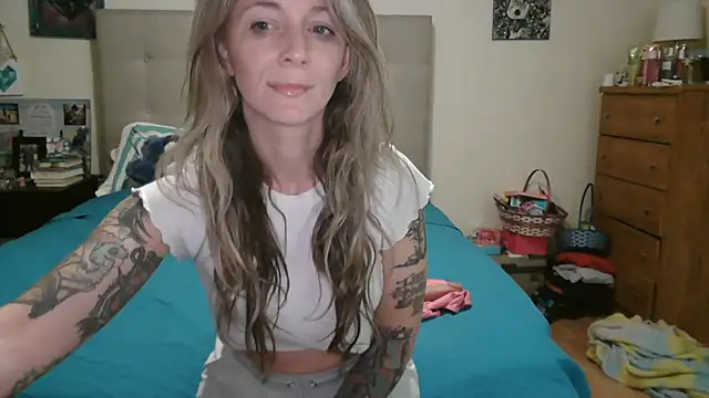 Heyitsmee33 online show from 9, 4, 2026