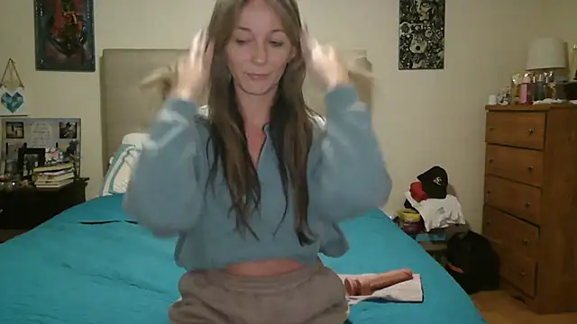 Heyitsmee33 online show from 2, 4, 2026