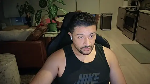 HungandThickLatin online show from 18, 9, 2025
