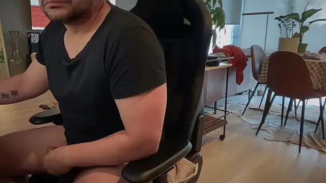 HungandThickLatin online show from 19, 3, 2025