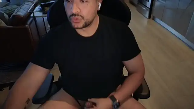 HungandThickLatin online show from 7, 10, 2025