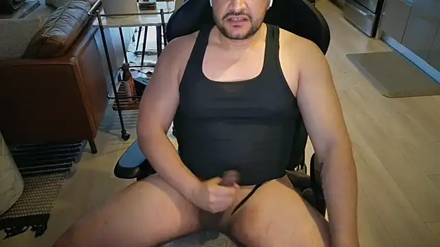 HungandThickLatin online show from 5, 2, 2026