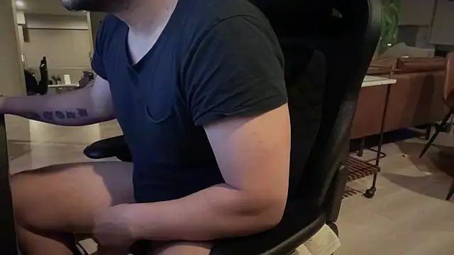 HungandThickLatin online show from 26, 2, 2025