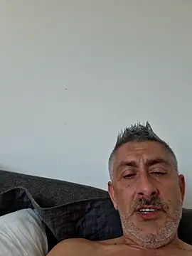 Snapshot of DildoG45 chatting on 6, 6, 2026 DildoG45 online show from 6, 6, 2026