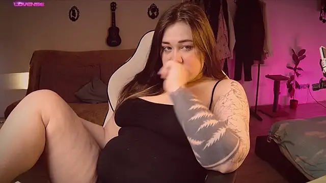 Snapshot of cutenessa chatting on 21, 3, 2025 cutenessa online show from 21, 3, 2025