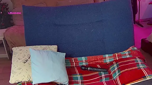 Snapshot of cutenessa chatting on 5, 1, 2025 cutenessa online show from 5, 1, 2025