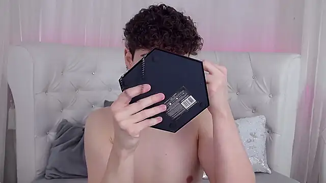 RobbyCharming online show from 20, 12, 2025