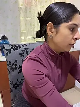 charlotte stevenss  online show from 21, 10, 2025