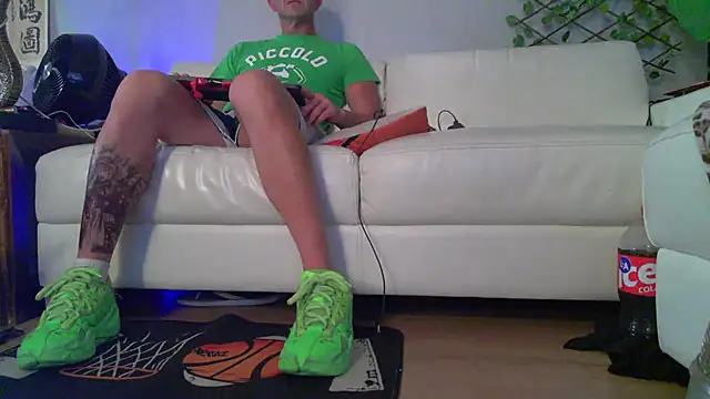 Snapshot of OSIRlS chatting on 19, 3, 2026 OSIRlS online show from 19, 3, 2026