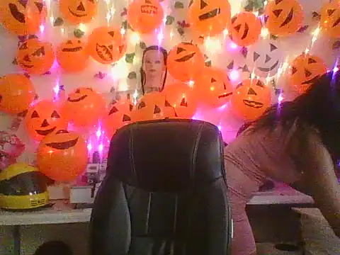 Snapshot of Anaconda2350 chatting on 22, 10, 2025 Anaconda2350 online show from 22, 10, 2025