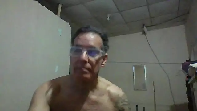 Snapshot of CaptainFox chatting on 2, 6, 2026 CaptainFox online show from 2, 6, 2026
